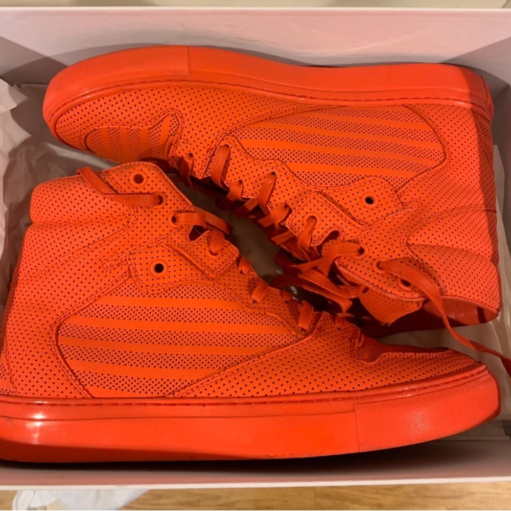 Mens Balenciaga Red Perforated High Top Sneaker 2015 Pre-Owned.